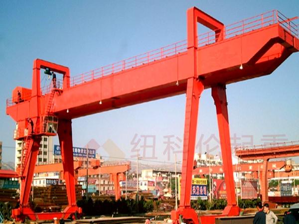 150吨龙门吊在建筑工地能发挥哪些独特作用