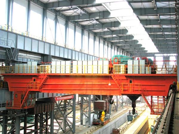 冶金起重机的防坠落装置如何保障作业安全