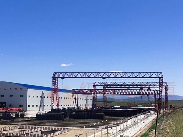 如何防止花架龙门吊在移动时货物剧烈晃动